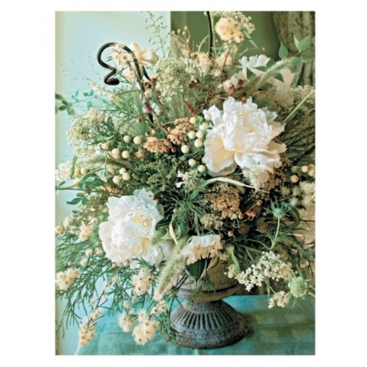 Living Floral Entertaining and Decorating with Flowers